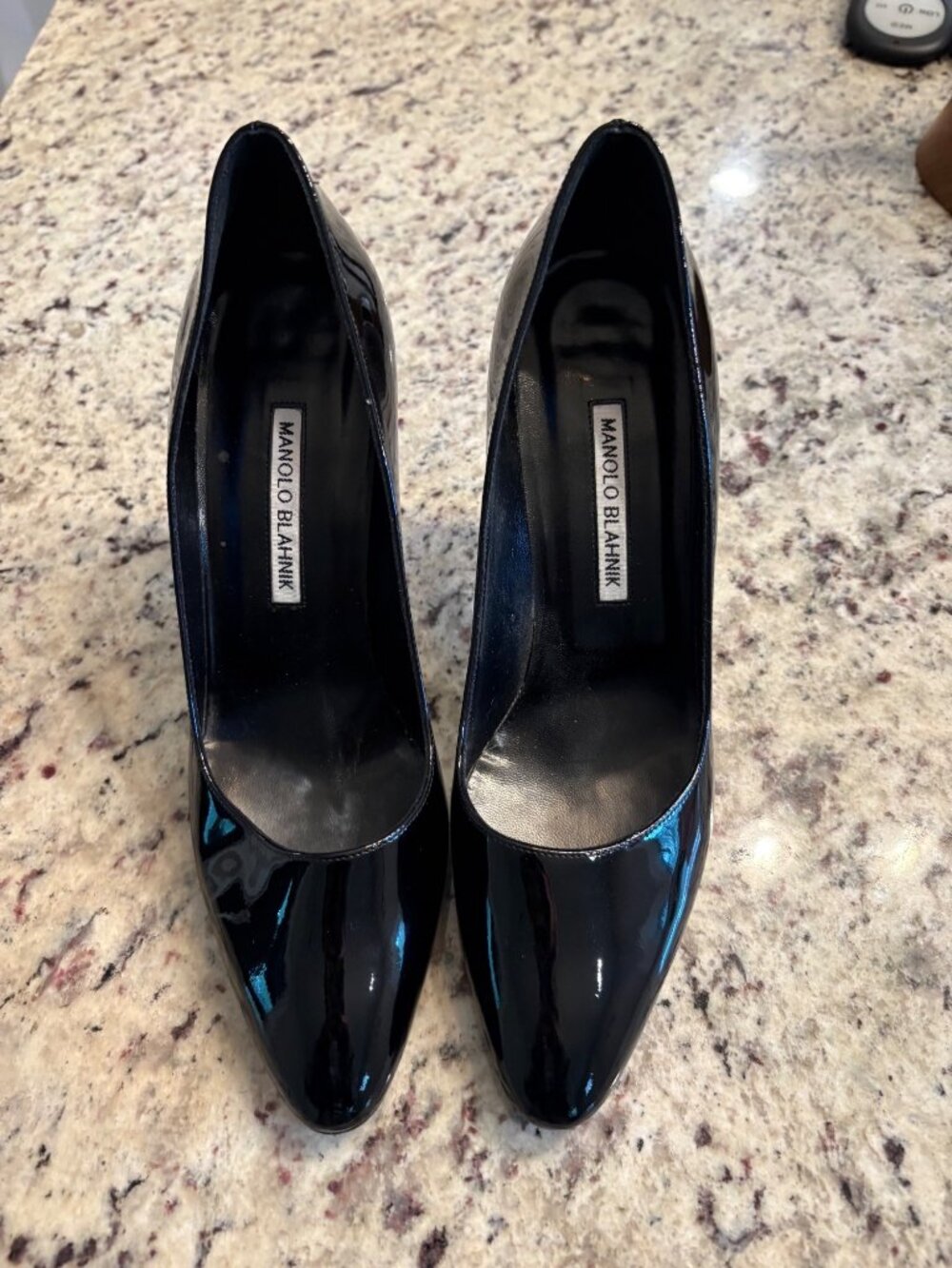 Manolo Blahnik Black Patent Leather Shoes Heels Pumps 38.5